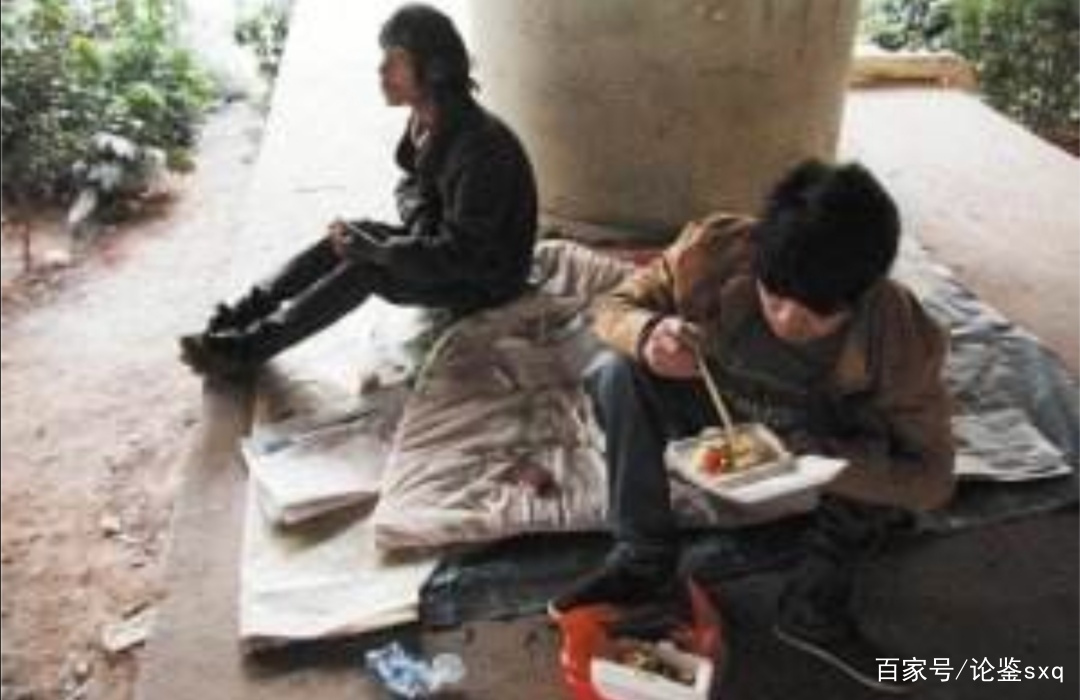 乞丐王黑巖的最新更新，城市邊緣的傳奇故事